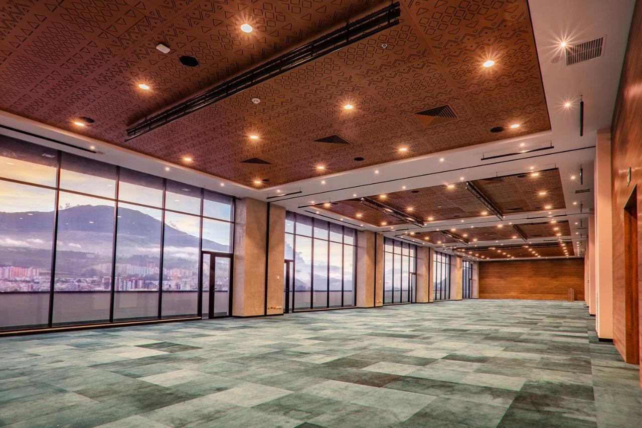 Hotel V1501 Pasto Esterno foto The interior of the convention centre