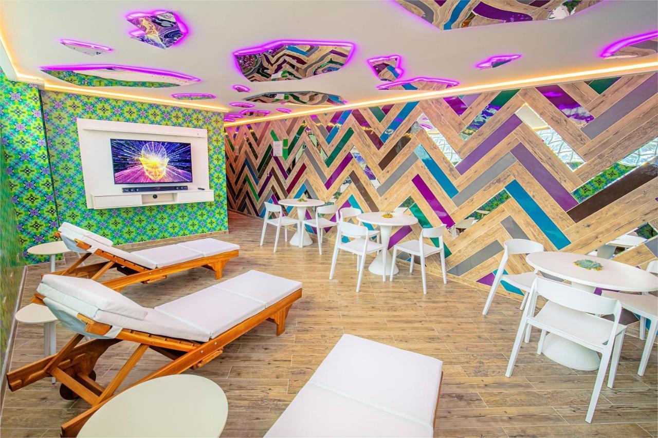 Hotel V1501 Pasto Esterno foto The interior of the 2018 lounge