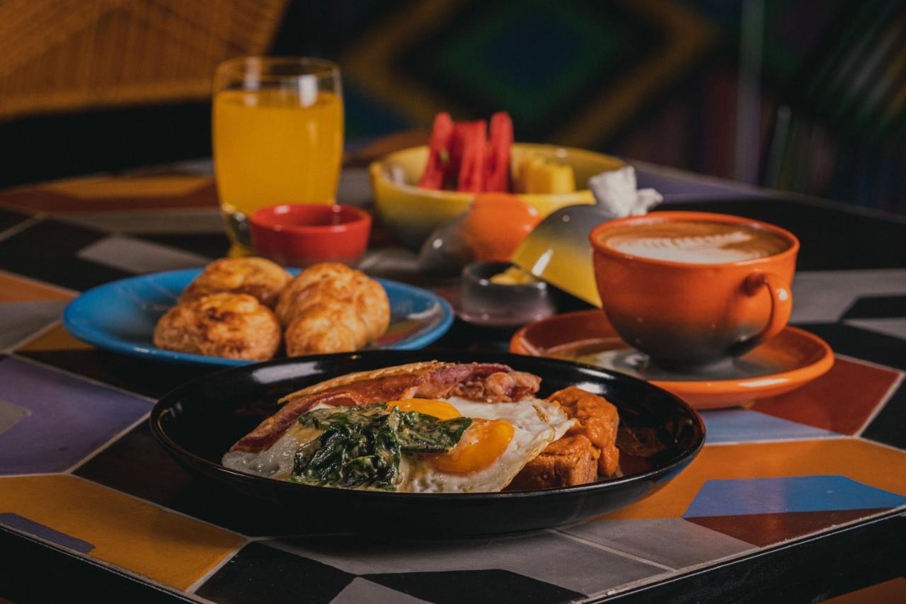 Hotel V1501 Pasto Esterno foto A typical breakfast in Brazil