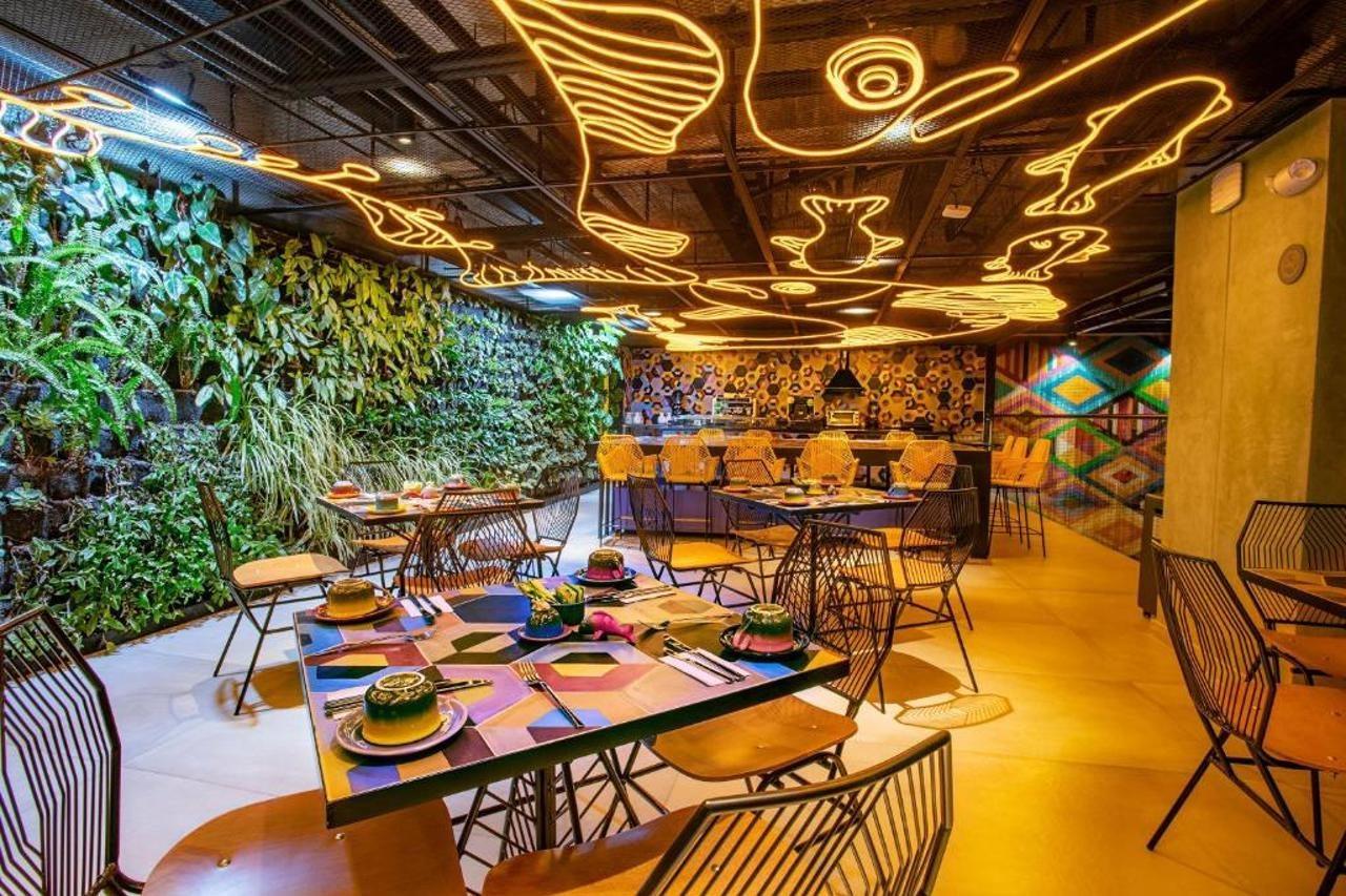 Hotel V1501 Pasto Esterno foto Interior of the restaurant in 2018